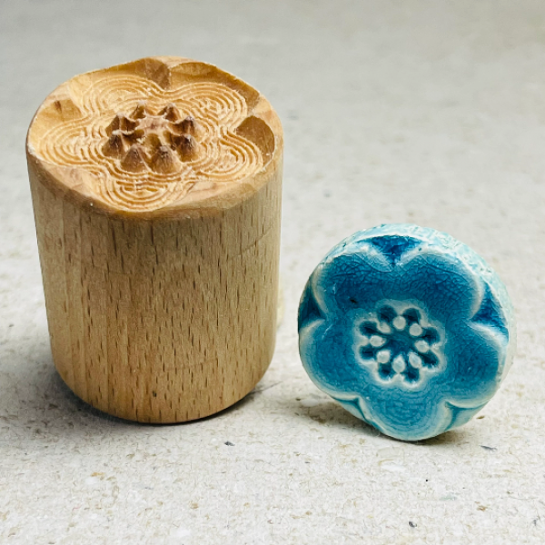 Blume-20nb Runde Stempel TONA arts