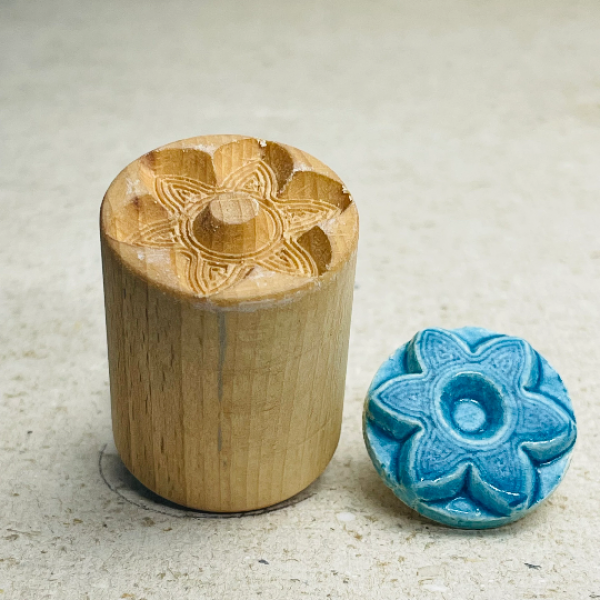 Blume-22n Runde Stempel TONA arts